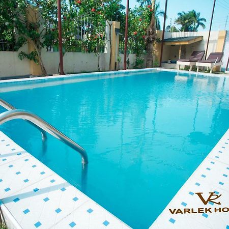 Varlek Hotel Dar es Salaam Luaran gambar